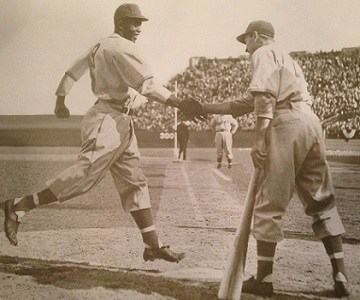 2020-05-01 GeorgeShubaJackieRobinsonHandshake02